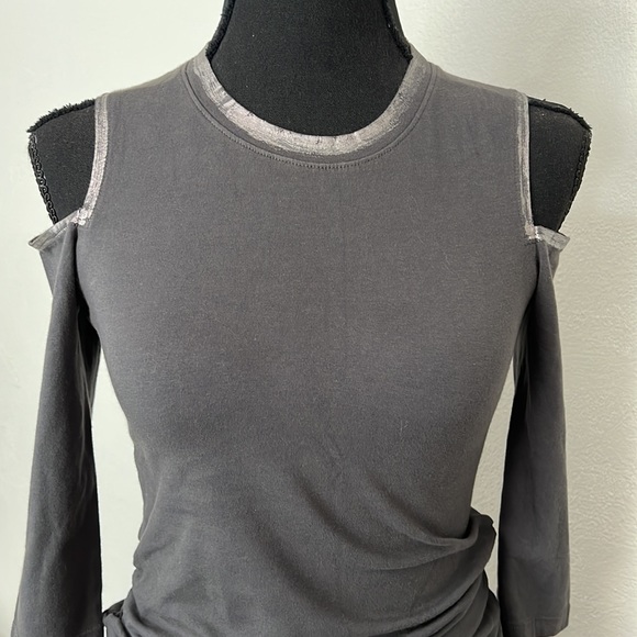 New! Michael Stars Ruched Cold Shoulder MIDI Dress Gray/Silver Size XS - Picture 4 of 10